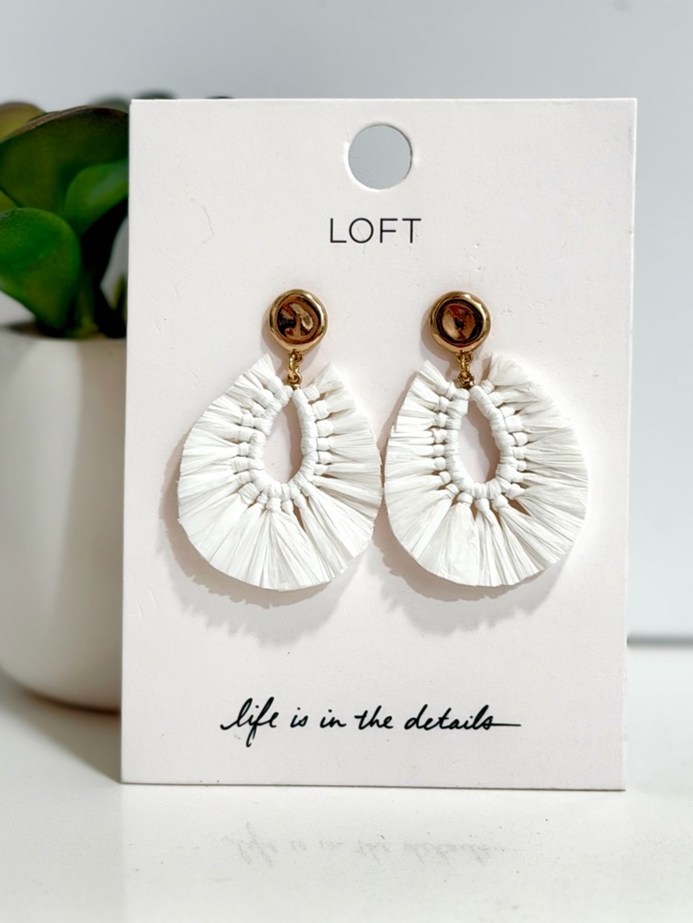🍒3/$30 NWT Loft Raffia Teardrop Statement Earrings in White